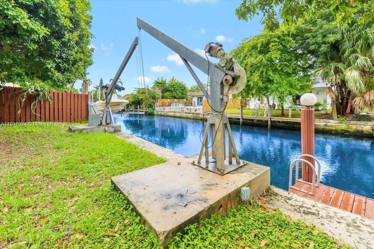 2650 Scott Street - Photo 6 of 37