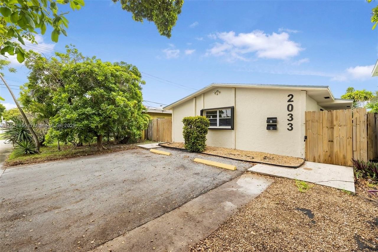 2033 Dewey Street #1-2