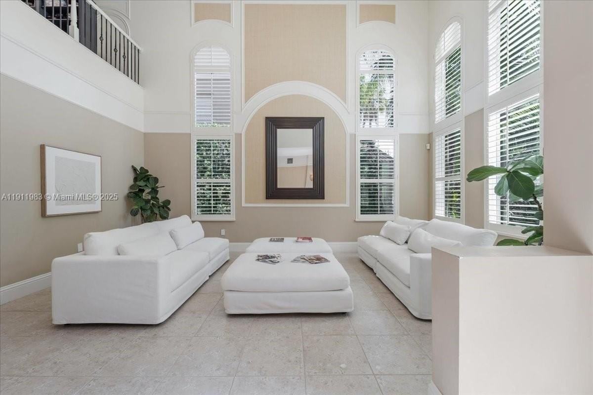 5235 Sw 171st Ave - Photo 4 of 50