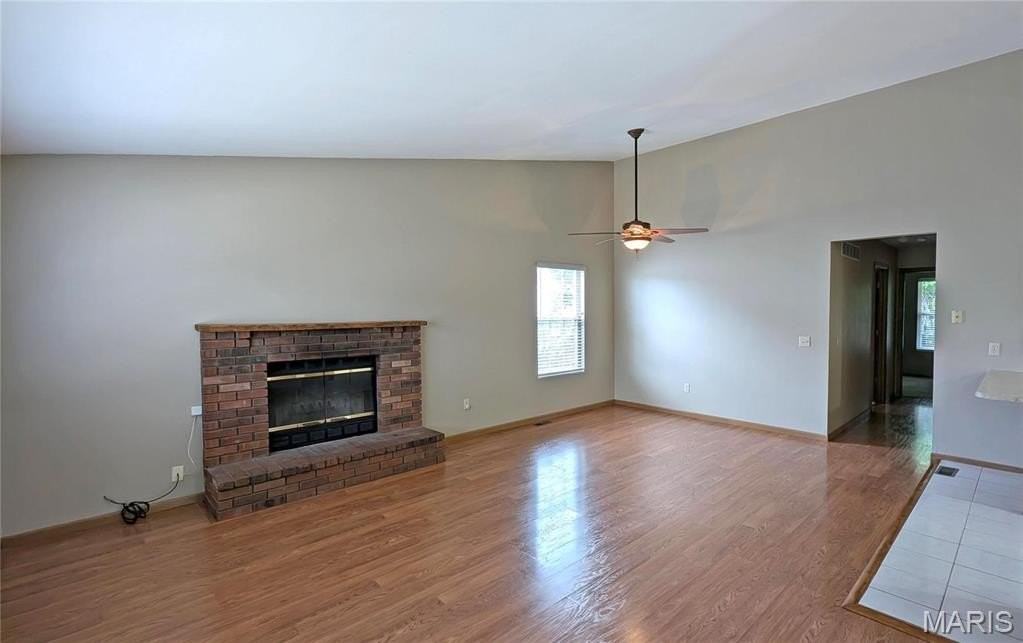 332 Spencer Pl - Photo 3 of 18