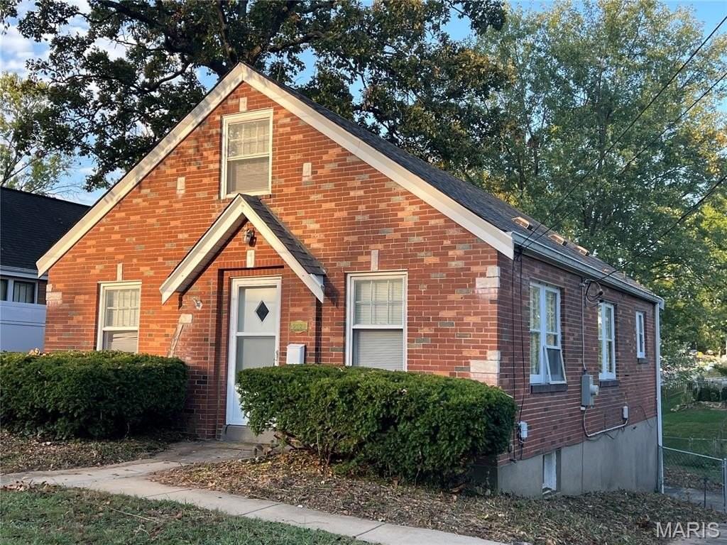 2521 Cecelia Ave - Photo 2 of 14