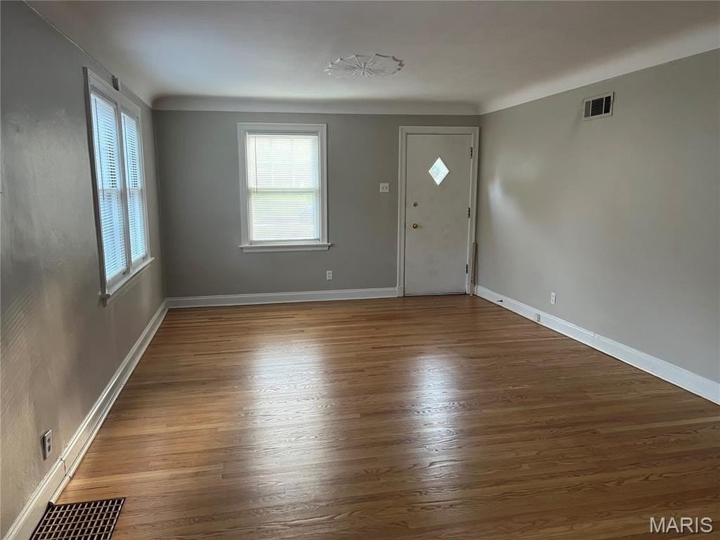 2521 Cecelia Ave - Photo 3 of 14