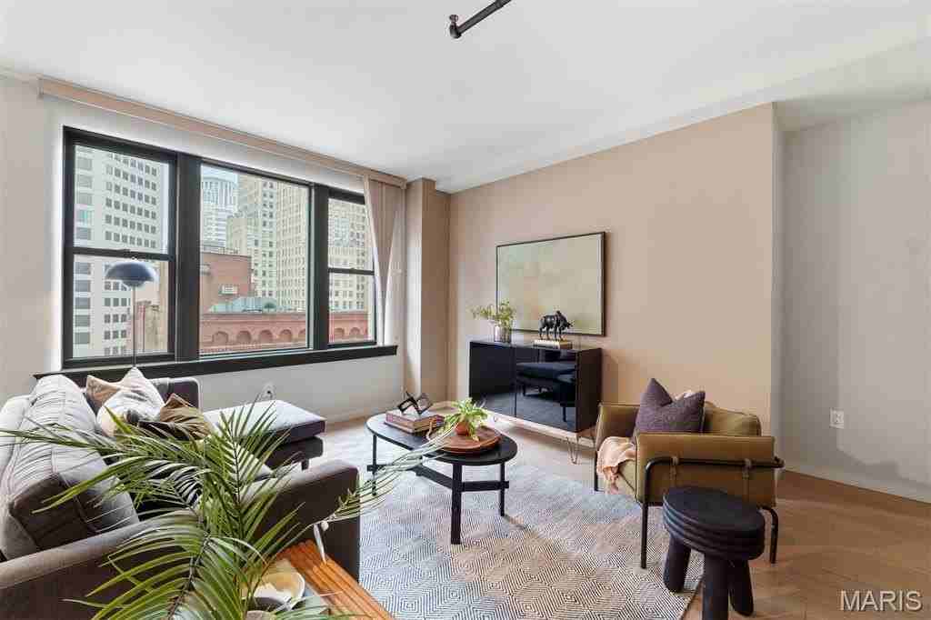 915 Olive St #910 - Photo 4 of 50