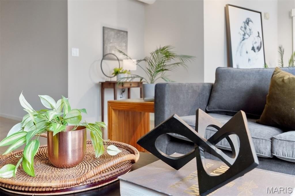 915 Olive St #910 - Photo 7 of 50