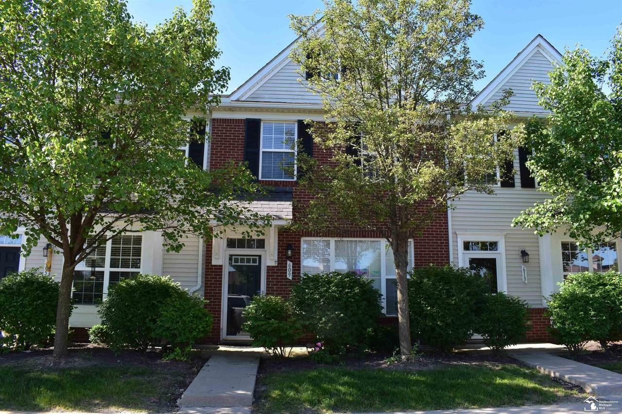 609 Powell Dr - Photo 2 of 23