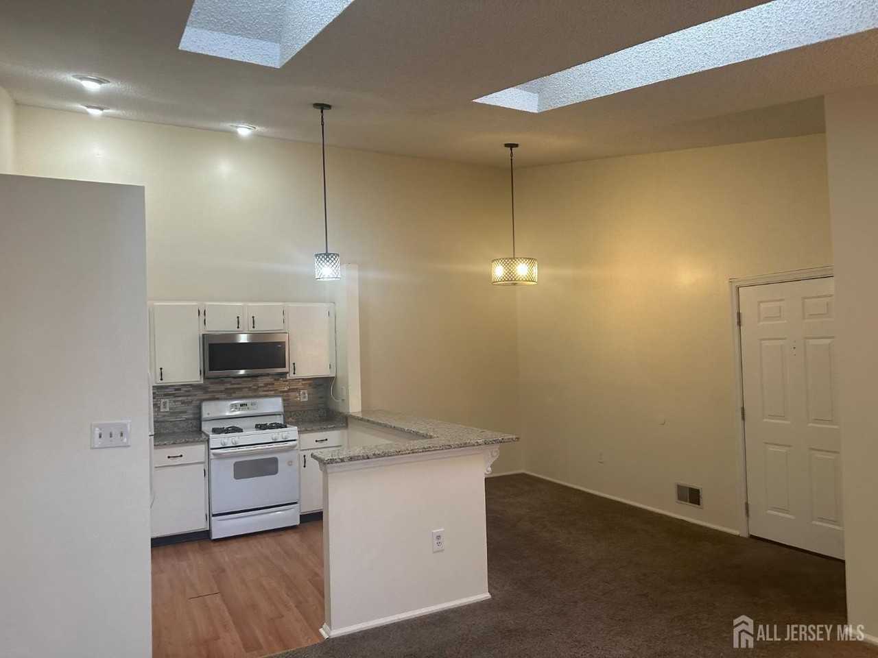 450 Northam Dr - Photo 2 of 13