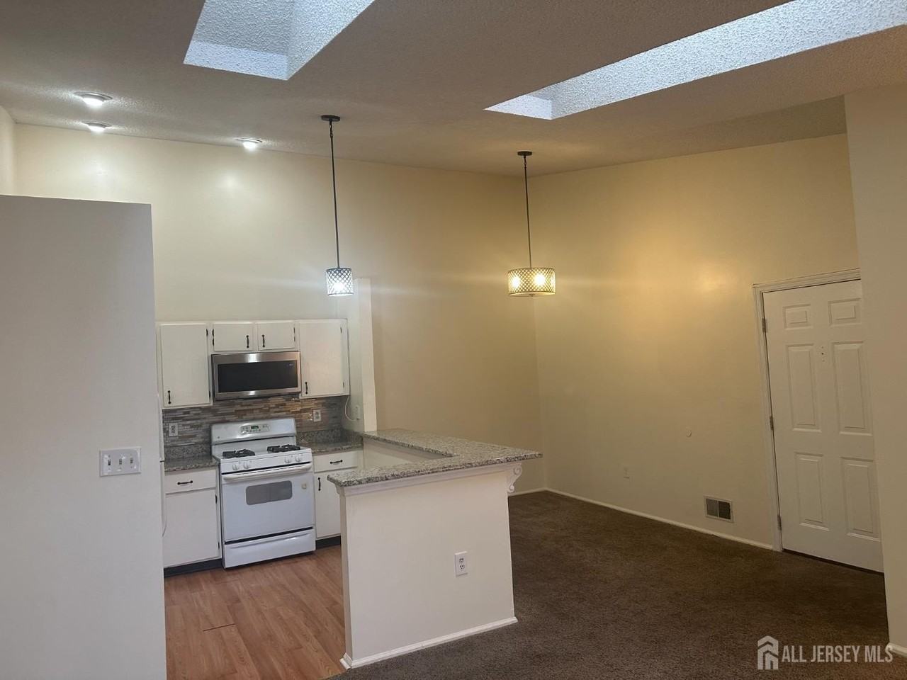 450 Northam Dr - Photo 6 of 13