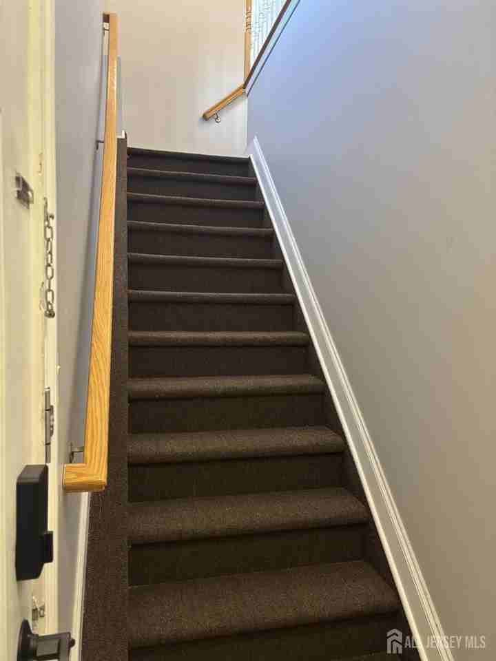 112 N Broadway #G - Photo 2 of 40