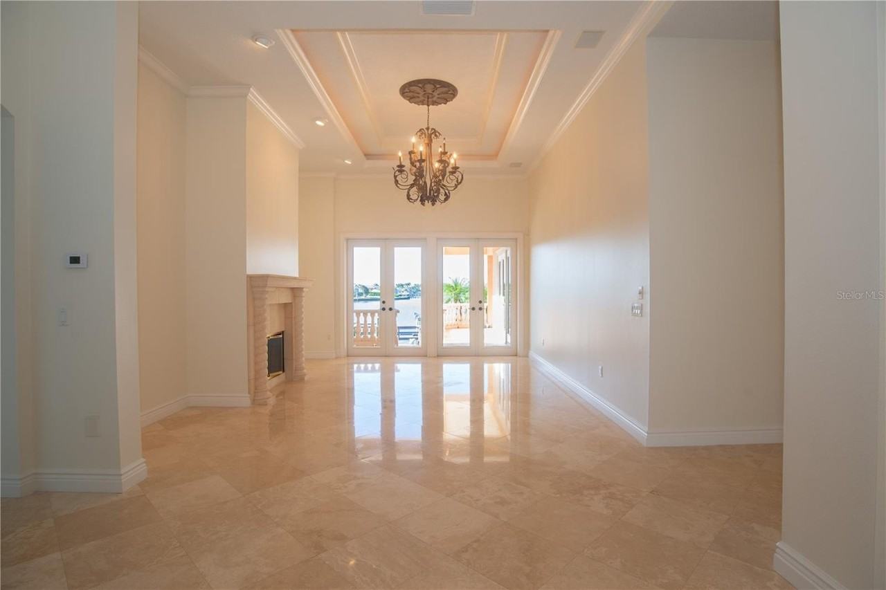 7350 Periwinkle Dr - Photo 5 of 41