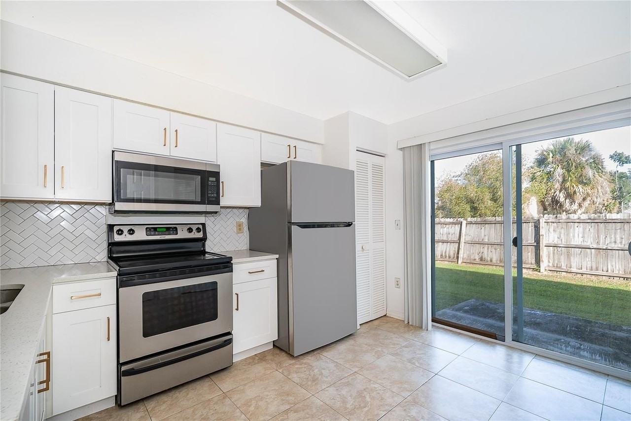 3135 Enclave Ct - Photo 6 of 22