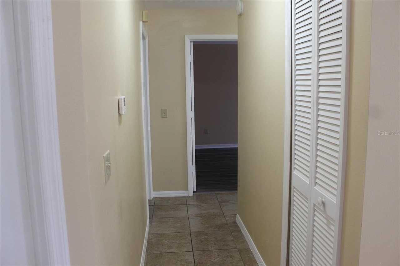 9869 Aloma Bend Ln - Photo 5 of 15