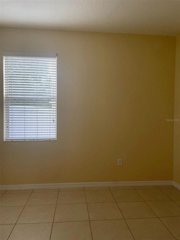 8641 Bradleys Landing St - Photo 7 of 23