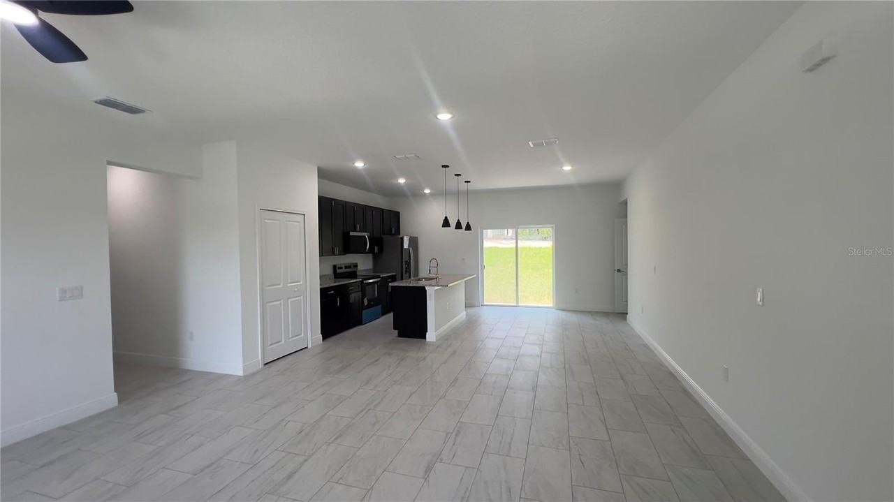 3315 W Montgomery Ln - Photo 2 of 35