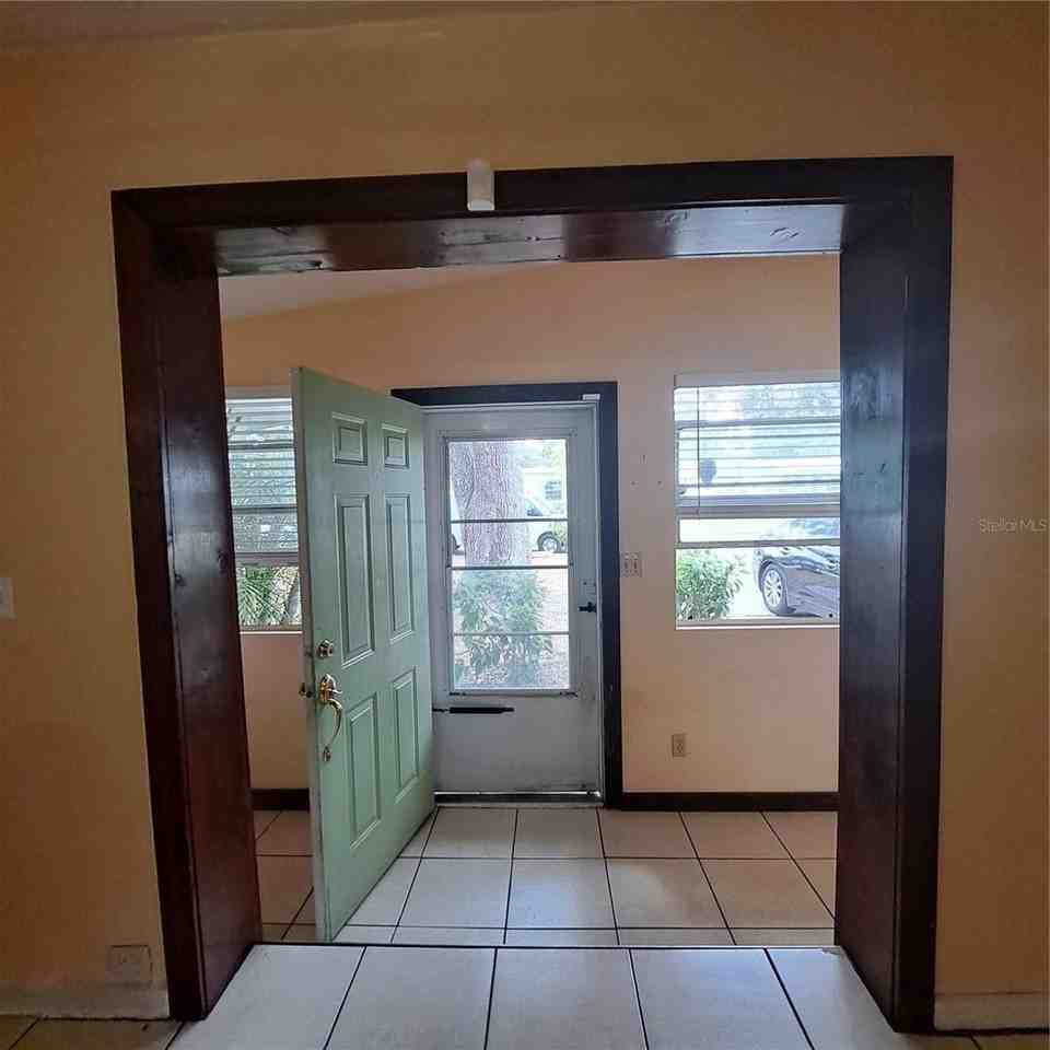 627 61st Avenue South - Photo 2 of 42