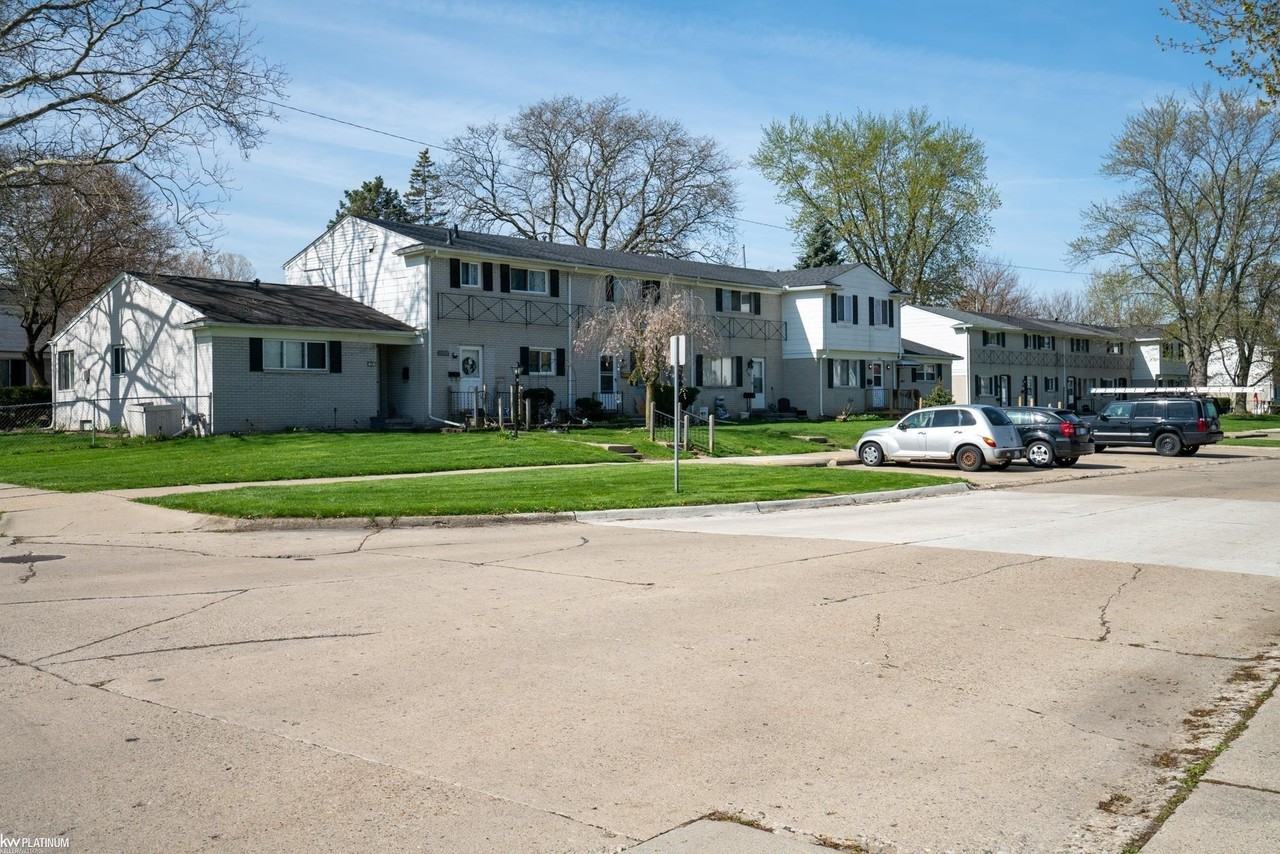 123 Mark Dr - Photo 3 of 36