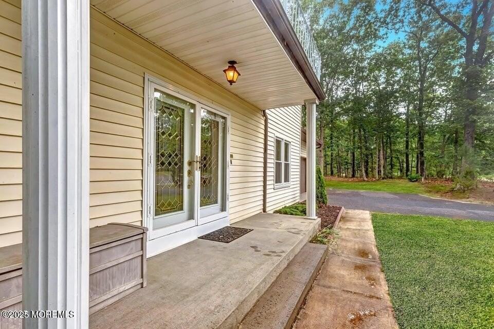 718 E Veterans Hwy - Photo 2 of 32