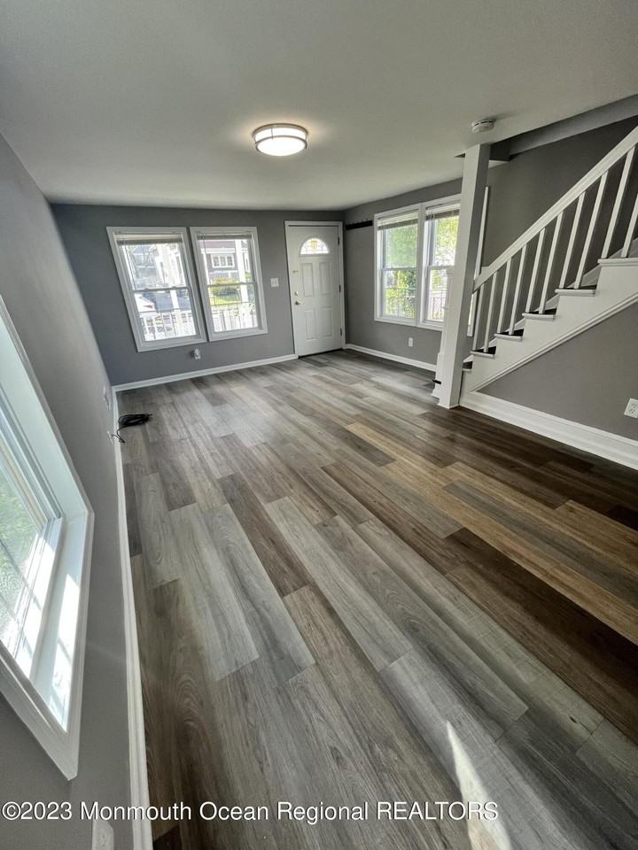 22 Borden Ave - Photo 4 of 13