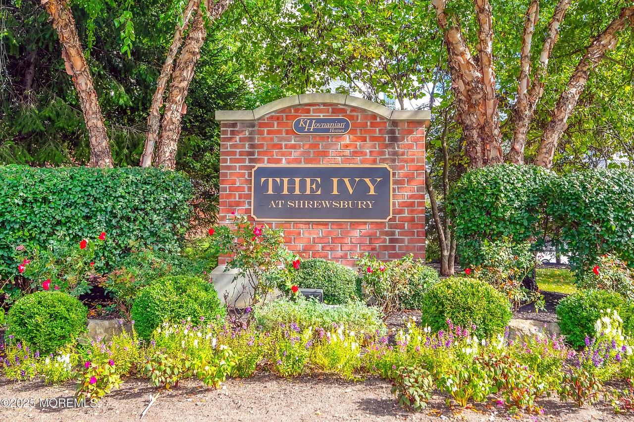 308 Princeton Court - Photo 2 of 38