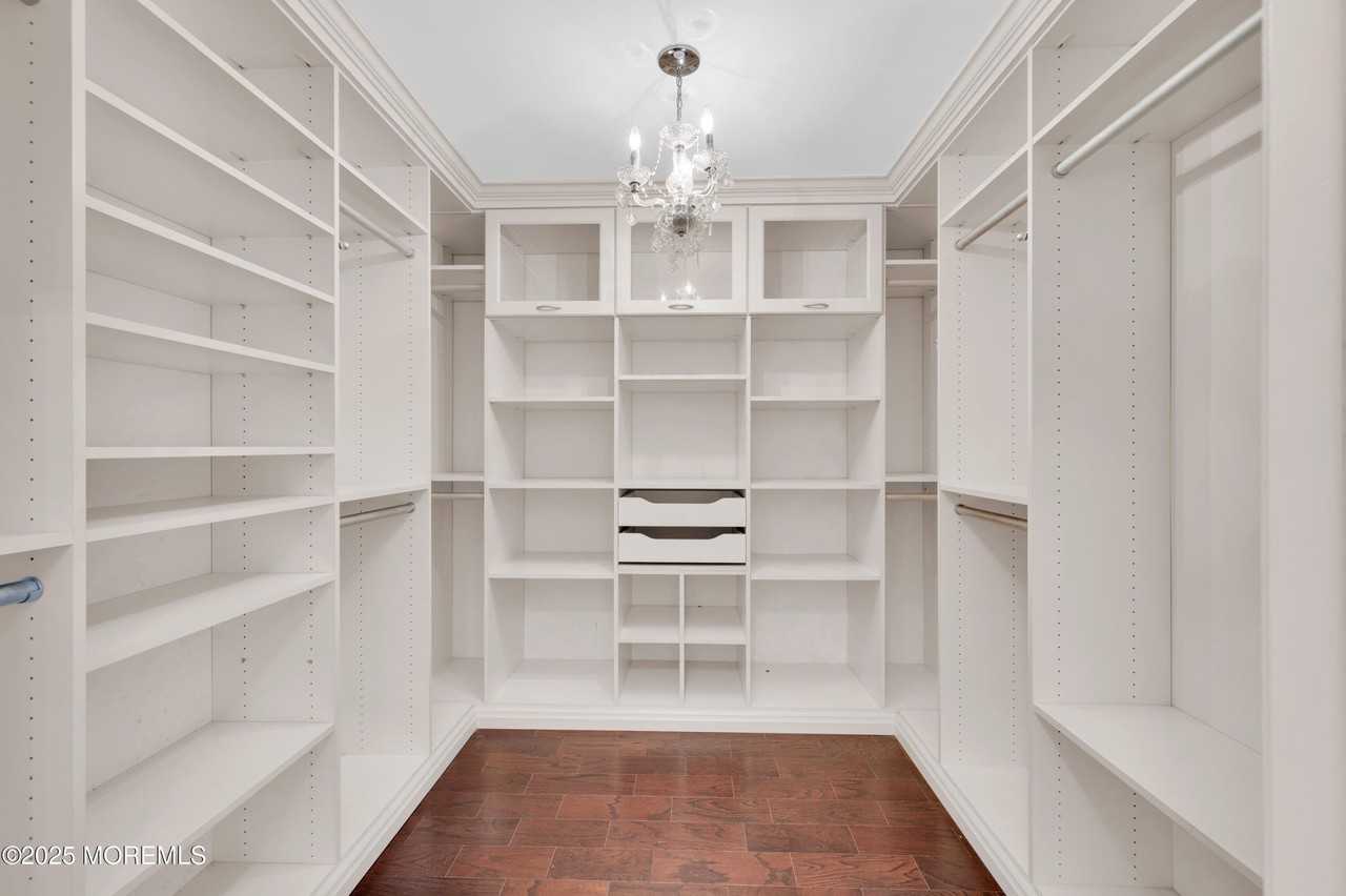 308 Princeton Court - Photo 7 of 38