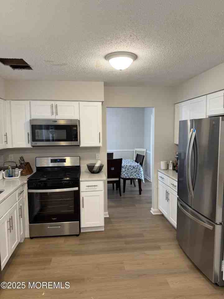 90 Atlantis Ave - Photo 7 of 23