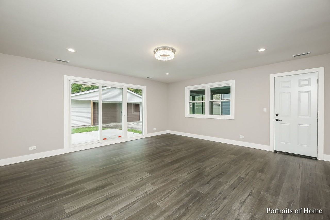 1828 Idlewild Ln - Photo 5 of 18