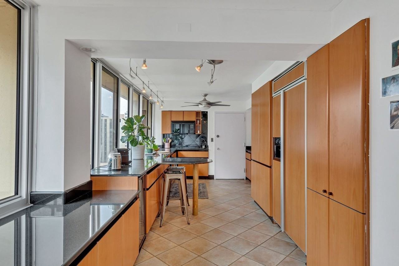 1 East Schiller Street #12A - Photo 3 of 13