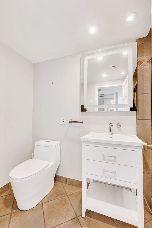 1 East Schiller Street #12A - Photo 4 of 13