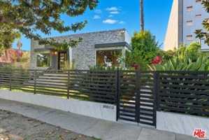 featured image of 10915 Ayres Ave