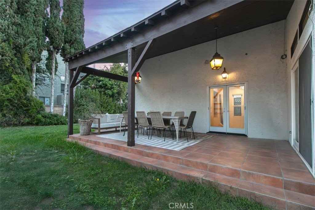 5229 Vantage Ave - Photo 5 of 33