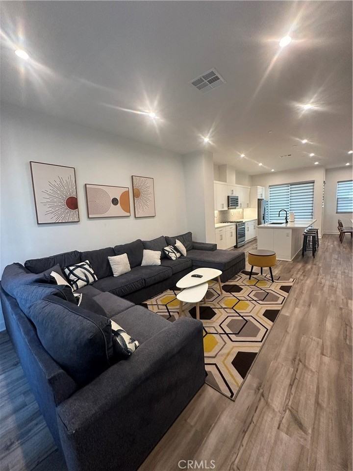 1615 W Cara Dr - Photo 2 of 32