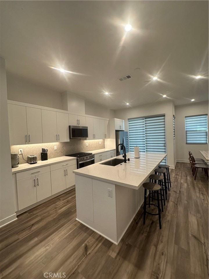 1615 W Cara Dr - Photo 4 of 32