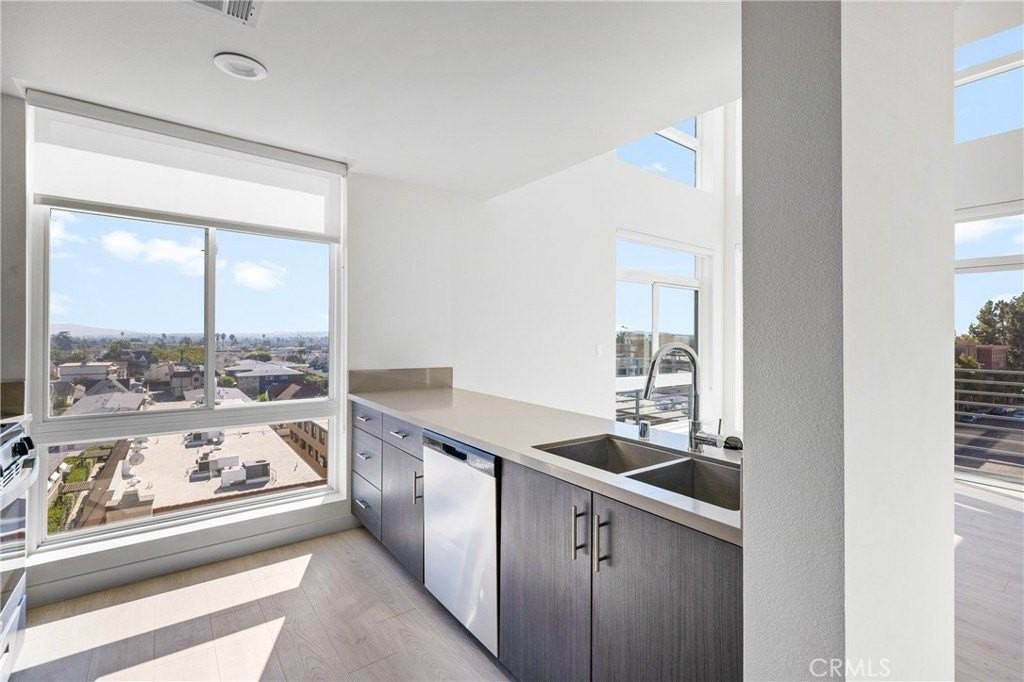 168 S Monterey St #518 - Photo 3 of 45