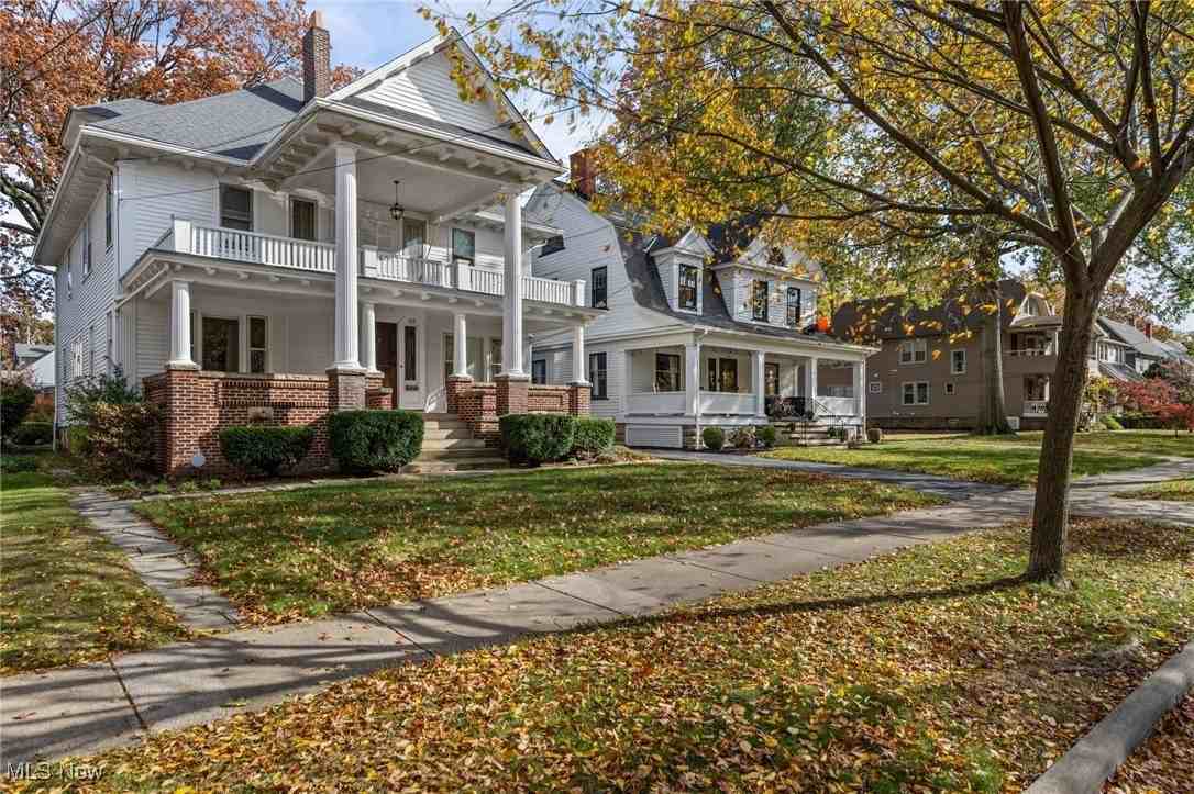 1217 Belle Ave - Photo 2 of 33