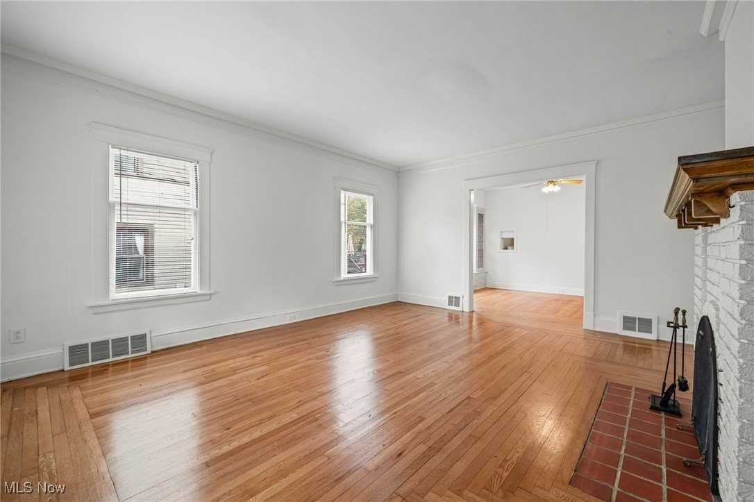 1217 Belle Ave - Photo 5 of 33