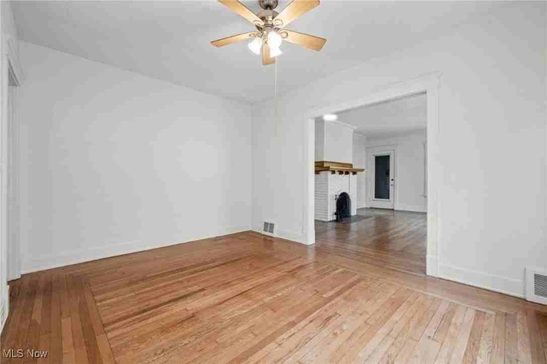 1217 Belle Ave - Photo 7 of 33