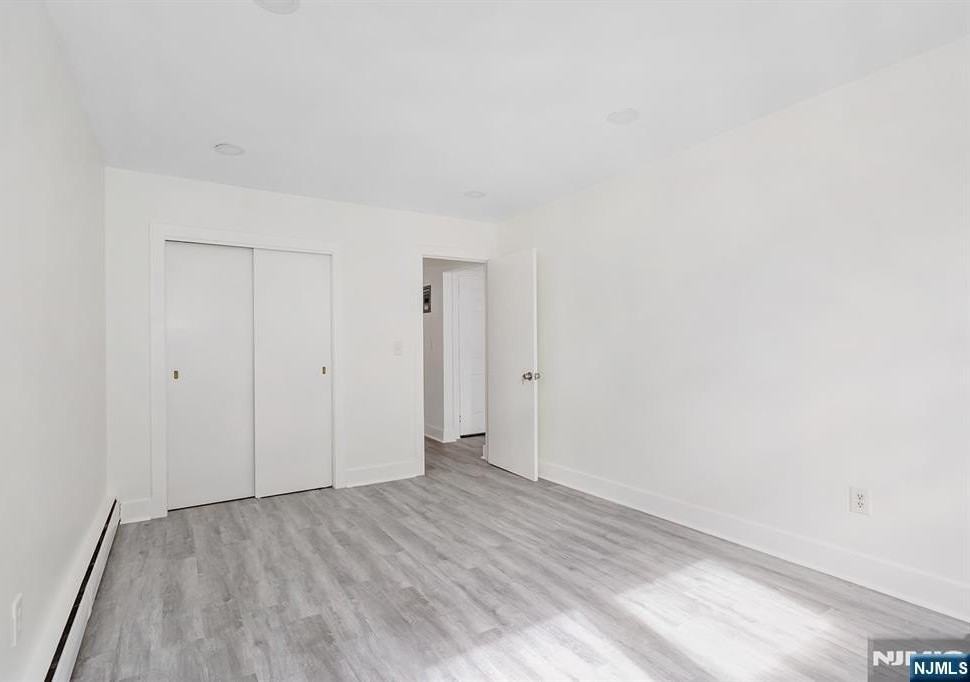 86 Chestnut St - Photo 2 of 20