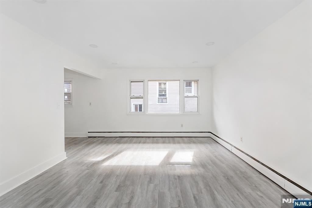 86 Chestnut St - Photo 6 of 20