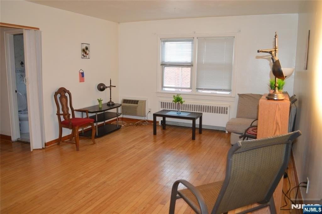 721 Broad Avenue - Photo 2 of 6