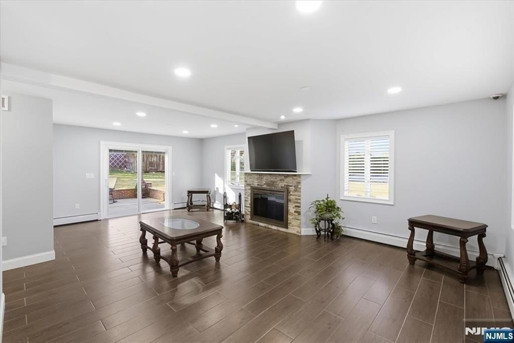 473 Lincoln Dr - Photo 4 of 32