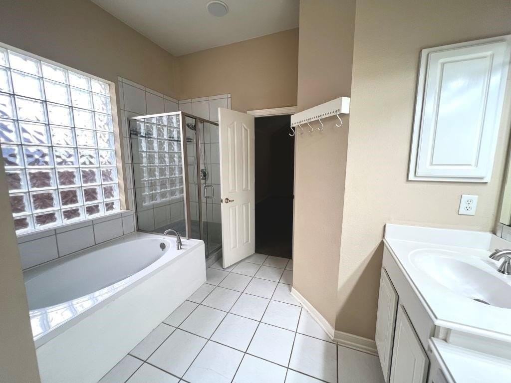 1570 Bonham Pkwy - Photo 6 of 18