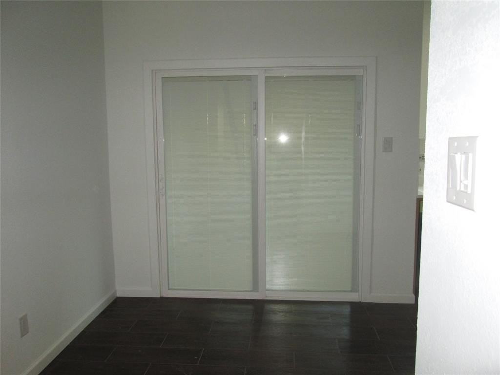 1305 Berkeley Ct - Photo 5 of 34