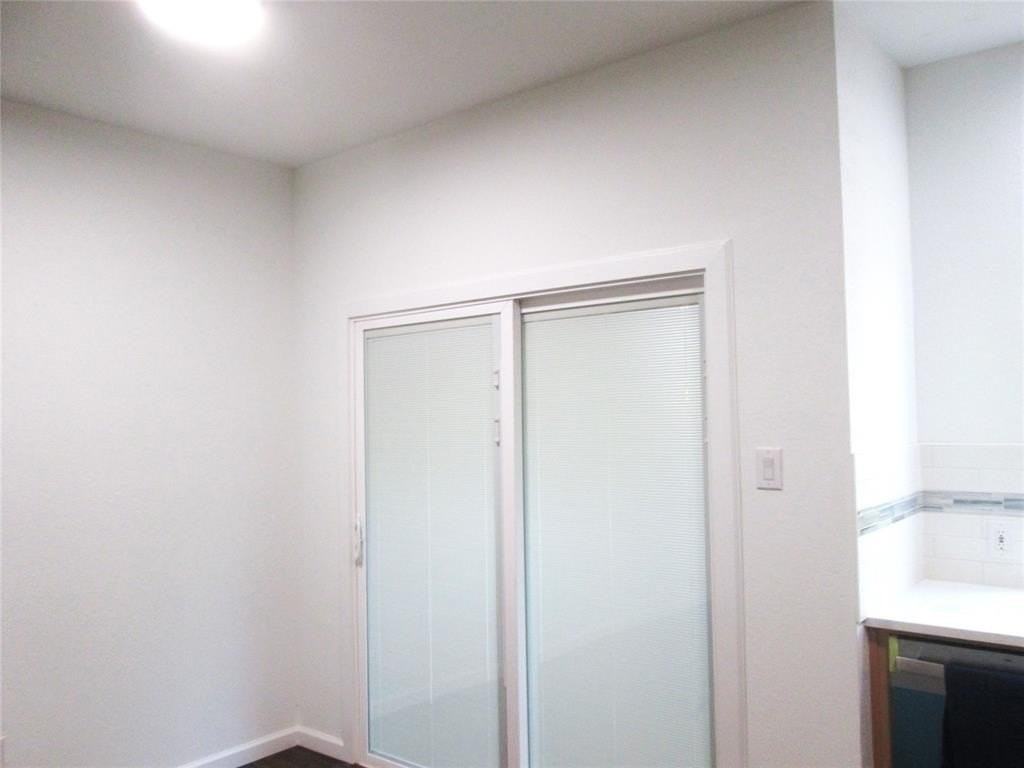 1305 Berkeley Ct - Photo 6 of 34