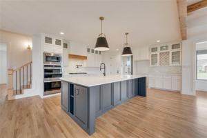 featured image of 1001 Devoss Ct