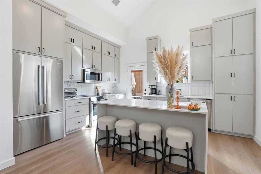 1301 Tillery Ct - Photo 2 of 28