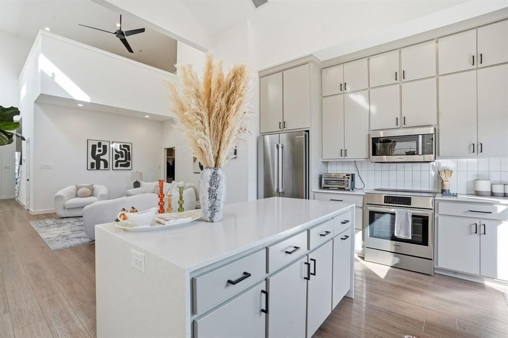 1301 Tillery Ct - Photo 3 of 28