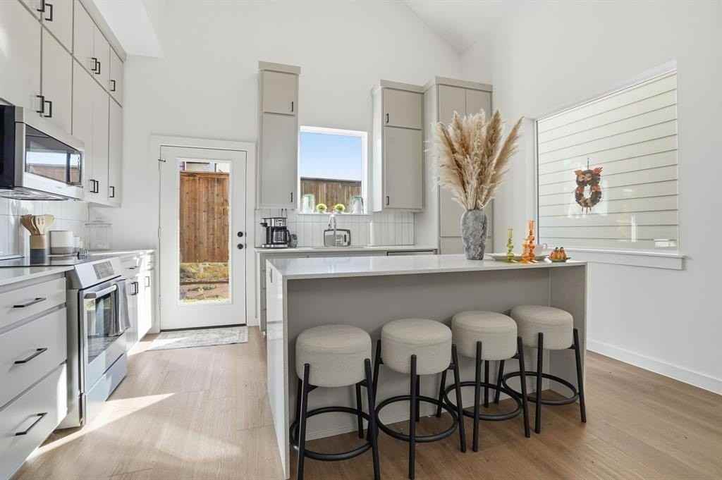 1301 Tillery Ct - Photo 5 of 28