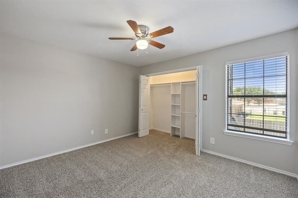 2420 Lakeview Cir - Photo 7 of 25