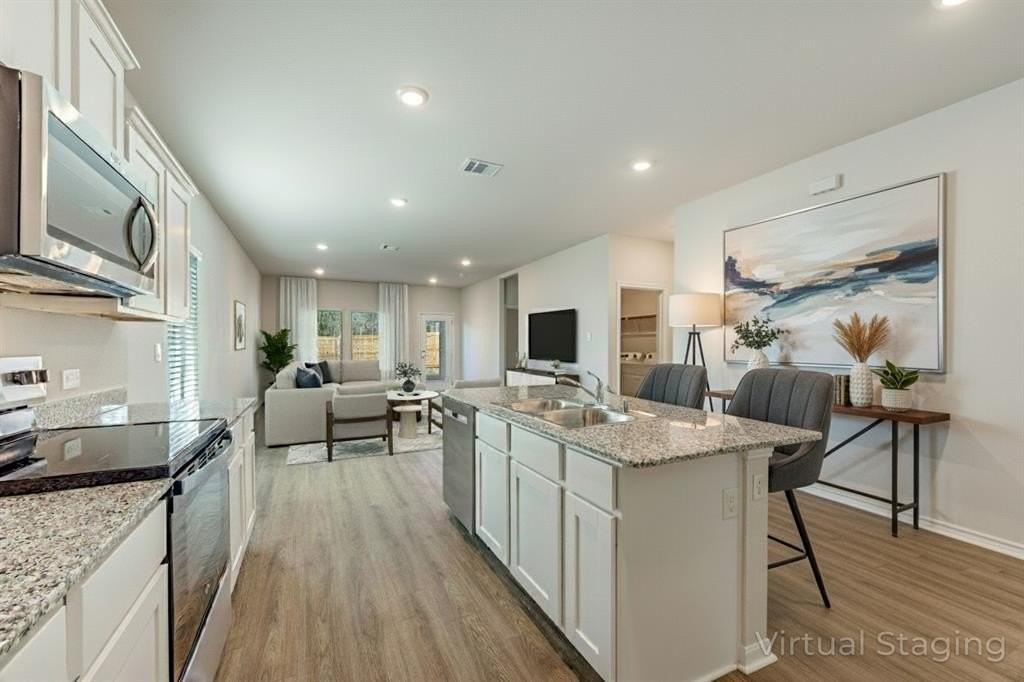 4200 Carnation Dr - Photo 5 of 28