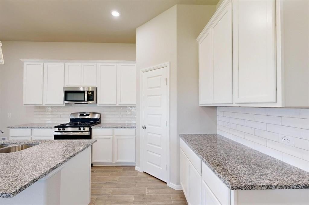 1704 Gulin St - Photo 3 of 40