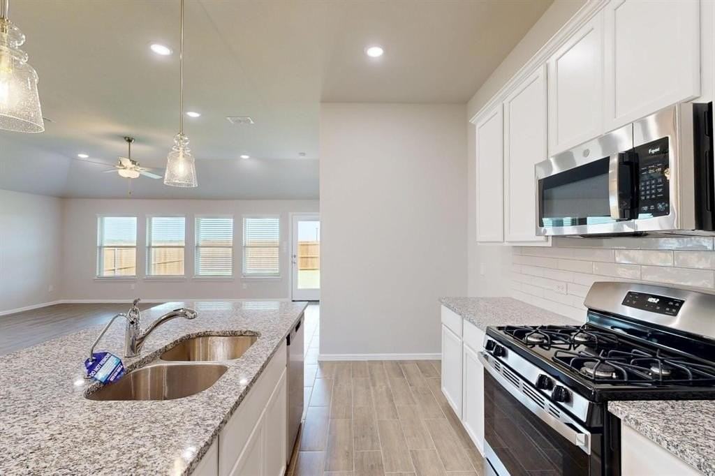 1704 Gulin St - Photo 4 of 40